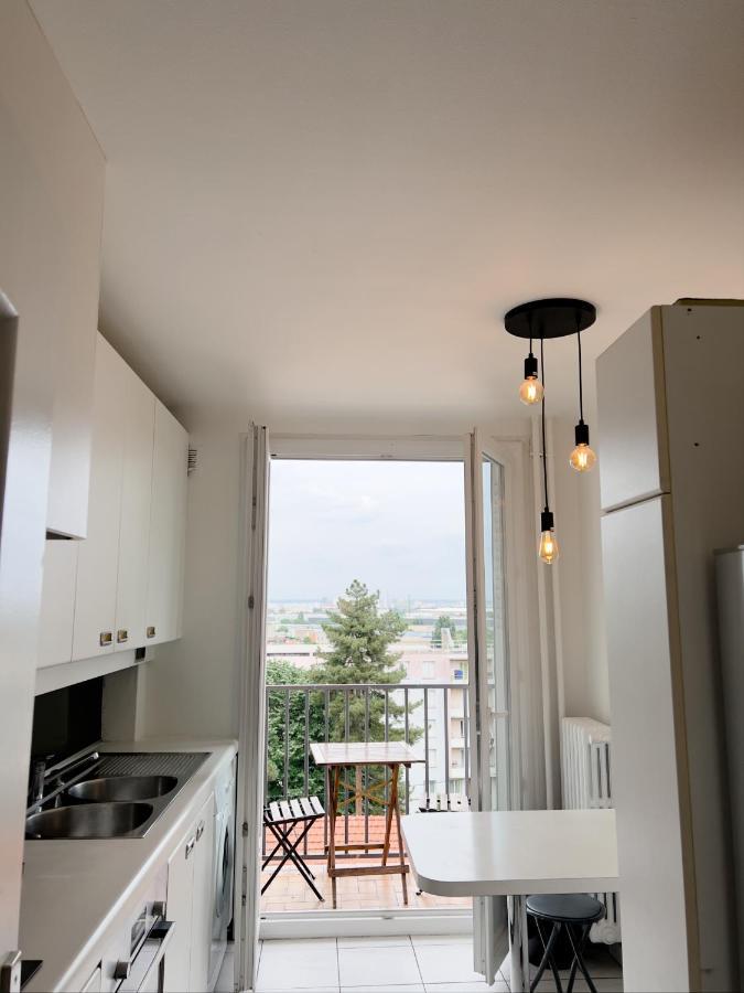 Spacieux Avec Balcon Apartment Saint-Fons