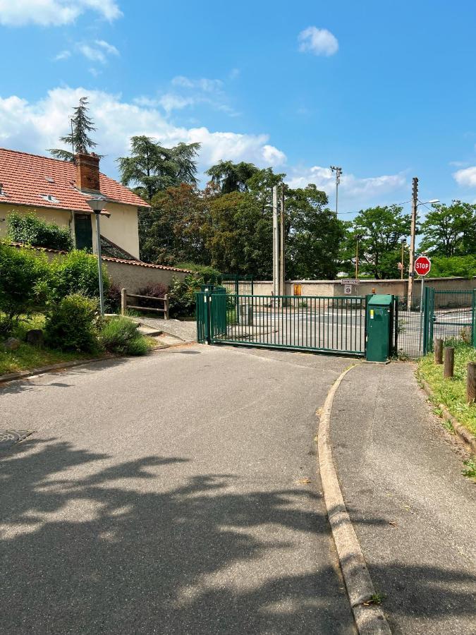 Spacieux Avec Balcon Saint-Fons