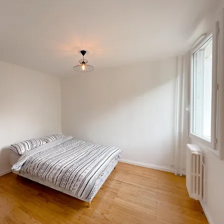 Appartement Spacieux Avec Balcon Saint-Fons Extérieur photo