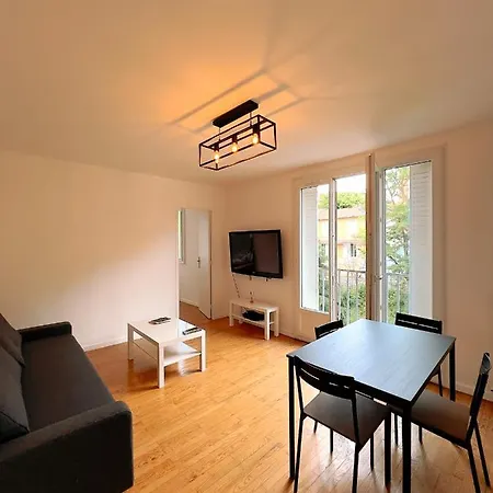 Appartement Spacieux Avec Balcon Saint-Fons Extérieur photo